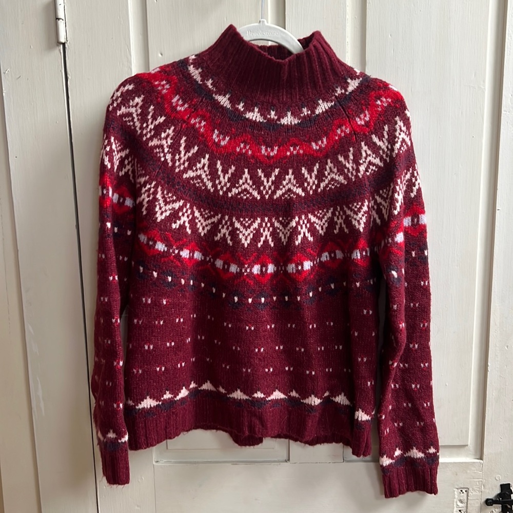 American Eagle Sweater